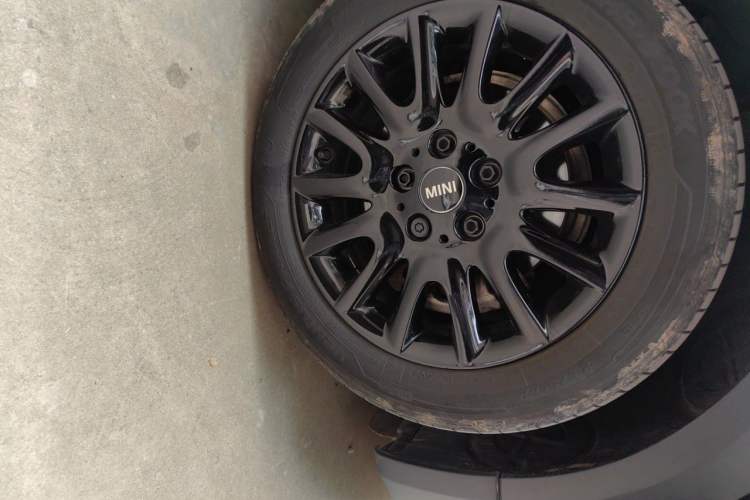 Used MINI 2016 1.5T COOPER Right Front Wheel Hub