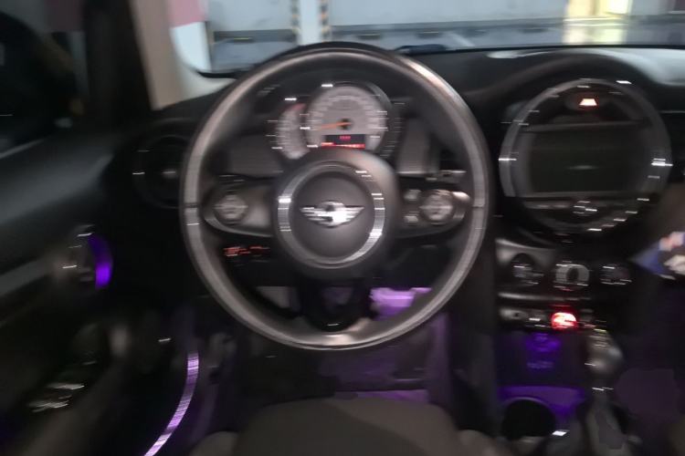Used MINI 2016 1.5T COOPER Five-Door Edition Steering Wheel