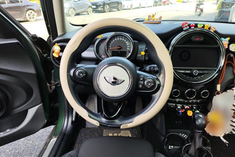 Used MINI 2016 1.5T COOPER Pioneer Edition Five-Door Model Steering Wheel