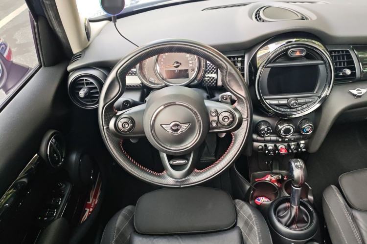 Used MINI 2016 2.0T COOPER S Five-Door Edition Steering Wheel
