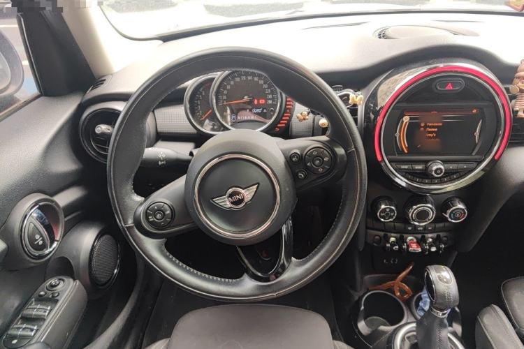 Used MINI 2016 1.5T COOPER Five-Door Edition Steering Wheel