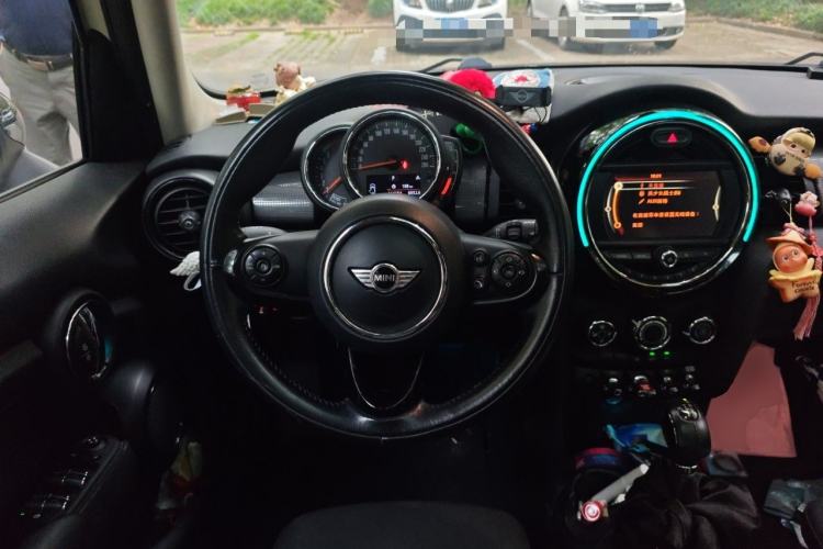 Used MINI 2016 1.5T COOPER Five-Door Edition Steering Wheel