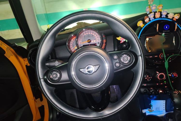 Used MINI 2016 1.5T COOPER Five-Door Edition Steering Wheel