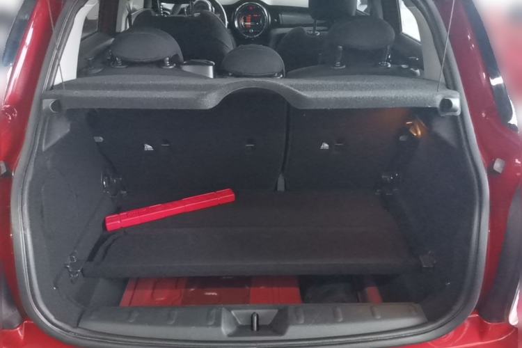 Used MINI 2016 1.5T COOPER Five-Door Edition Trunk