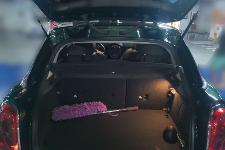 Used MINI 2016 1.5T COOPER Five-Door Edition Trunk