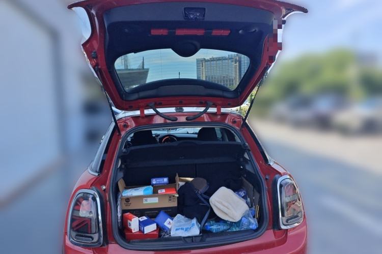 Used MINI 2016 1.5T COOPER Five-Door Edition Trunk
