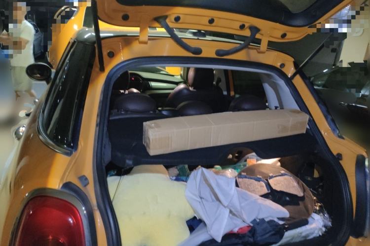 Used MINI 2016 1.5T COOPER Five-Door Edition Trunk