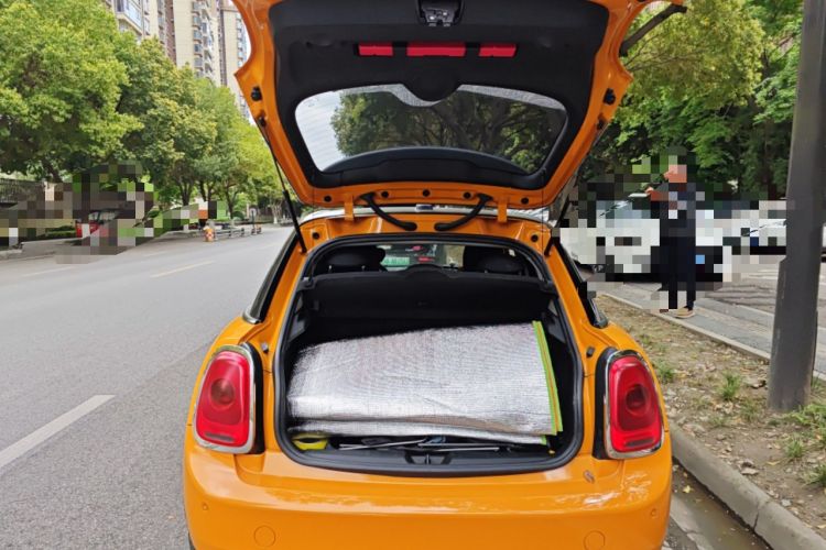 Used MINI 2016 1.5T COOPER Five-Door Edition Trunk