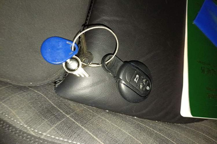 Used MINI 2016 1.5T COOPER Five-Door Edition Vehicle Key