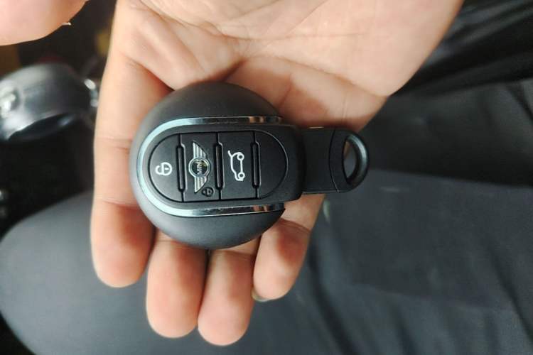 Used MINI 2016 1.5T COOPER Five-Door Edition Vehicle Key