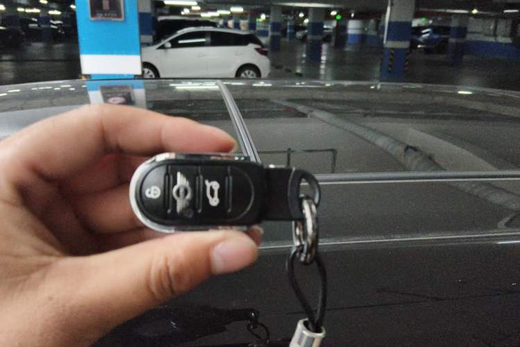 Used MINI 2016 1.5T COOPER Five-Door Edition Vehicle Key