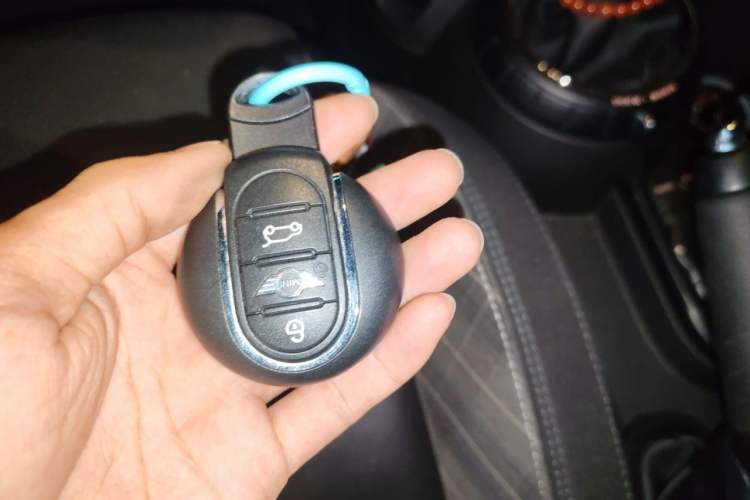 Used MINI 2016 1.5T COOPER Five-Door Edition Vehicle Key