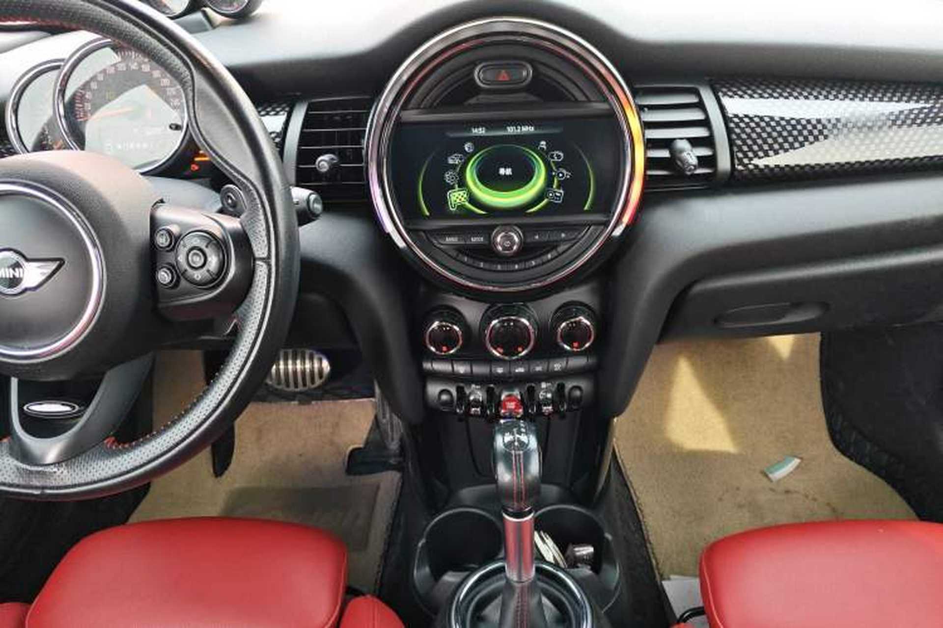 Used MINI 2016 2.0T COOPER S Performance Edition Five-Door Version Audio And AC Panel