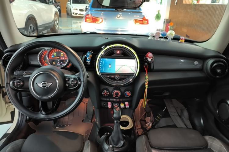 Used MINI 2016 1.5T COOPER Center Console