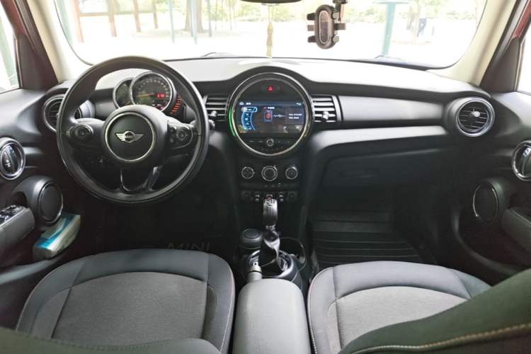 Used MINI 2016 1.2T ONE Pioneer Edition Five-Door Version Center Console