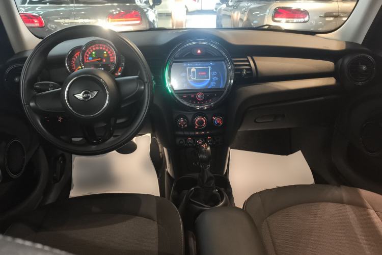 Used MINI 2016 1.2T ONE Five-Door Edition Center Console