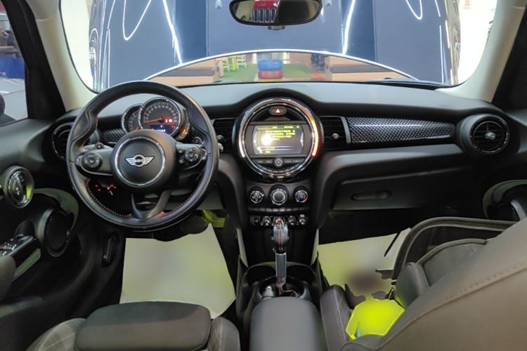 Used MINI 2016 2.0T COOPER S Five-Door Edition Center Console