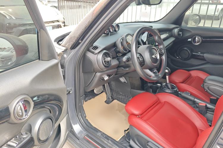 Used MINI 2016 2.0T COOPER S Performance Edition Five-Door Version Driver Seat