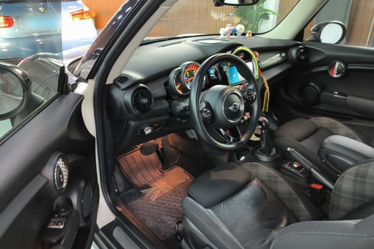 Used MINI 2016 1.5T COOPER Driver Seat