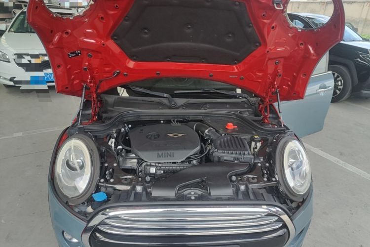 Used MINI 2016 1.5T COOPER Pioneer Edition Five-Door Model Engine Bay
