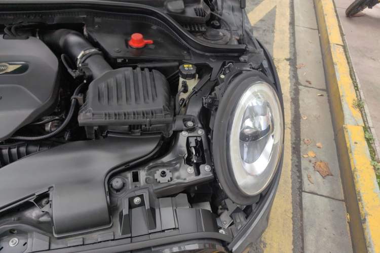 Used MINI 2016 2.0T COOPER S Pioneer Edition Engine Bay Left