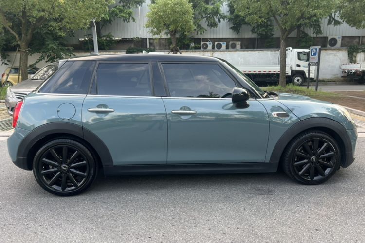 Used MINI 2016 1.5T COOPER Pioneer Edition Five-Door Model Exterior 4