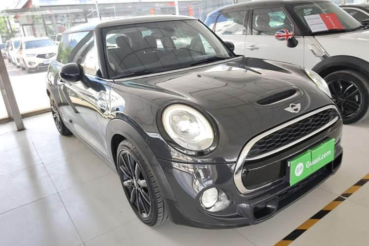 Used MINI 2016 2.0T COOPER S Front Right 45 Deg