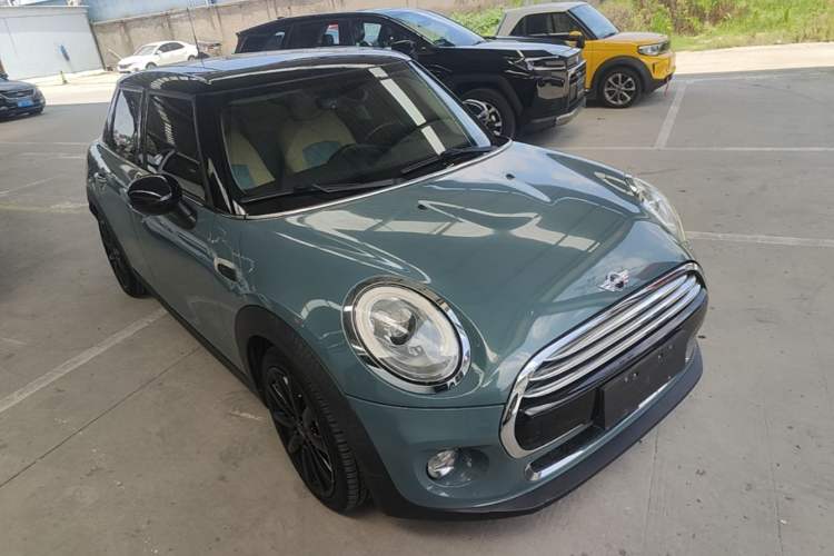 Used MINI 2016 1.5T COOPER Pioneer Edition Five-Door Model Front Right 45 Deg