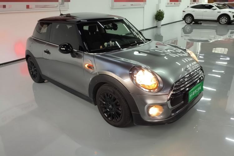 Used MINI 2016 1.5T COOPER Front Right 45 Deg