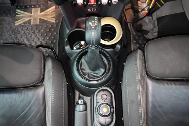 Used MINI 2016 1.5T COOPER Gear Lever