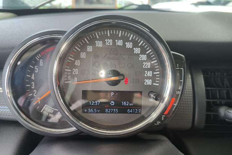 Used MINI 2016 1.5T COOPER Pioneer Edition Five-Door Model Instrument Cluster