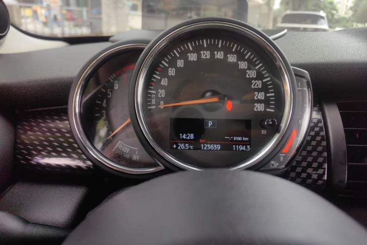 Used MINI 2016 2.0T COOPER S Pioneer Edition Instrument Cluster