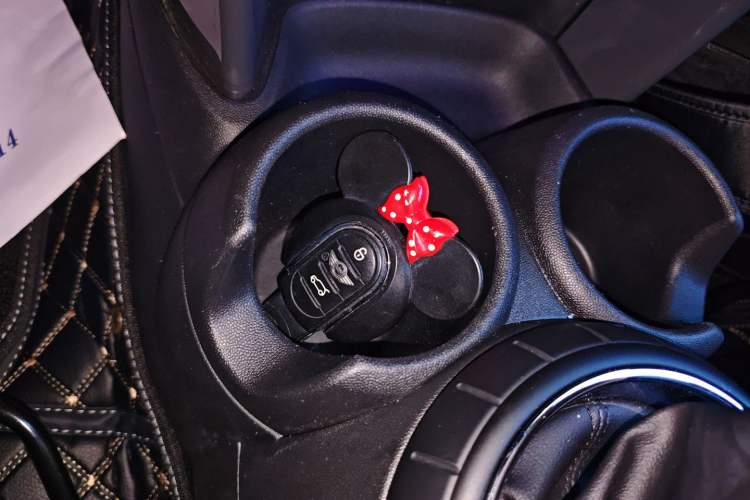 Used MINI 2016 1.5T COOPER Five-Door Edition Interior 1