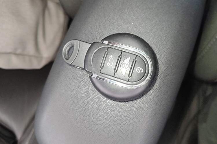 Used MINI 2016 2.0T COOPER S Interior 1