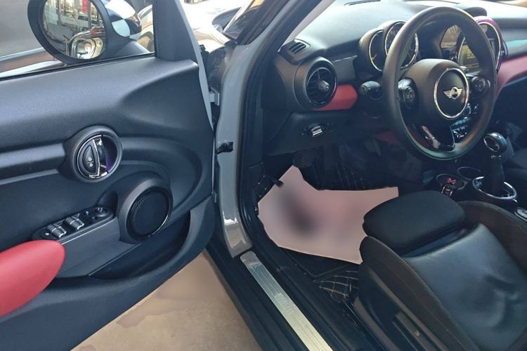 Used MINI 2016 1.5T COOPER Five-Door Edition Interior 2