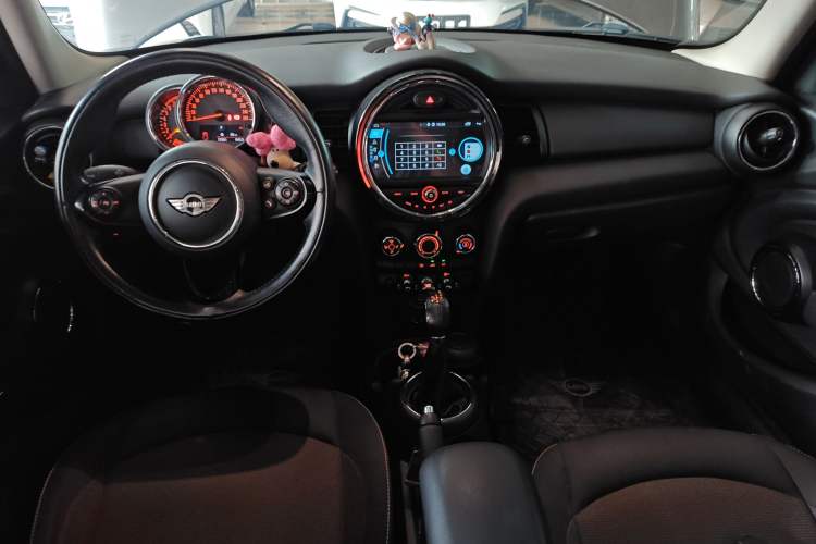Used MINI 2016 1.2T ONE Pioneer Edition Five-Door Version Interior 2