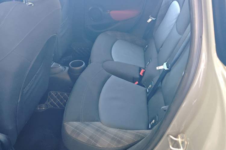 Used MINI 2016 1.5T COOPER Five-Door Edition Interior 3