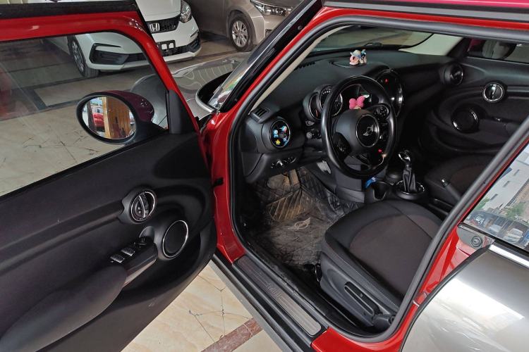 Used MINI 2016 1.2T ONE Pioneer Edition Five-Door Version Interior 3