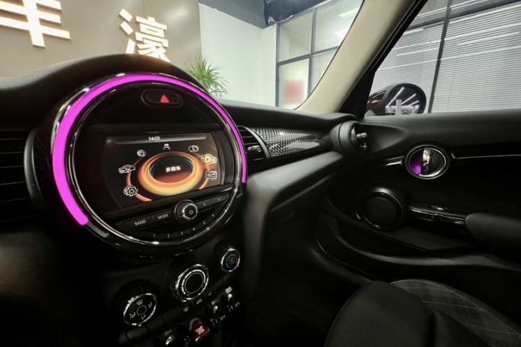 Used MINI 2016 2.0T COOPER S Five-Door Edition Interior 3