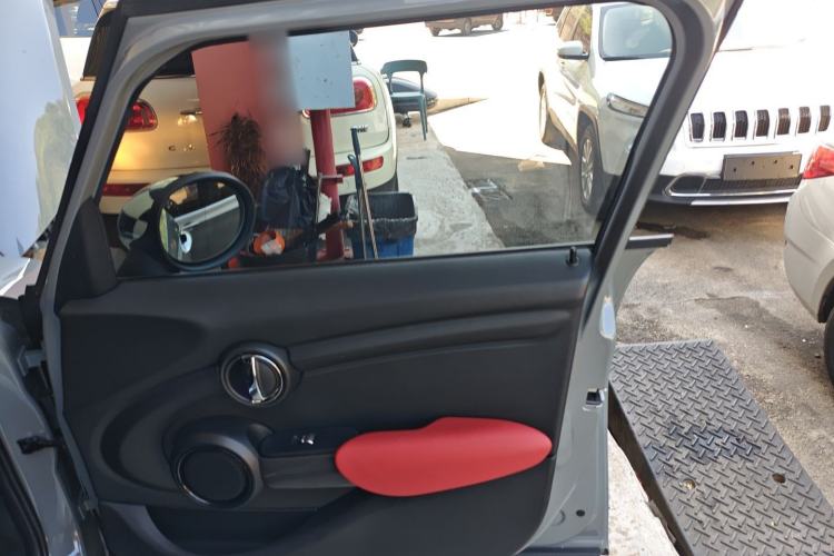 Used MINI 2016 1.5T COOPER Five-Door Edition Interior 4