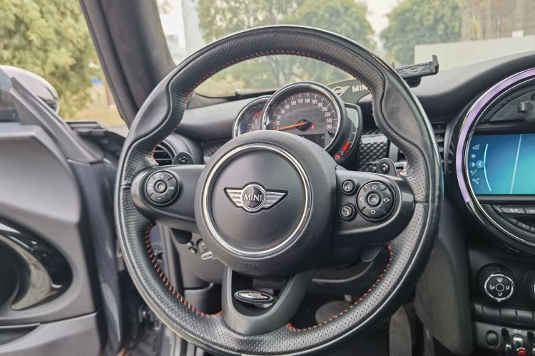 Used MINI 2016 2.0T COOPER S Interior 4