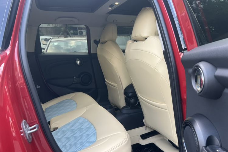 Used MINI 2016 1.5T COOPER Pioneer Edition Five-Door Model Interior 6