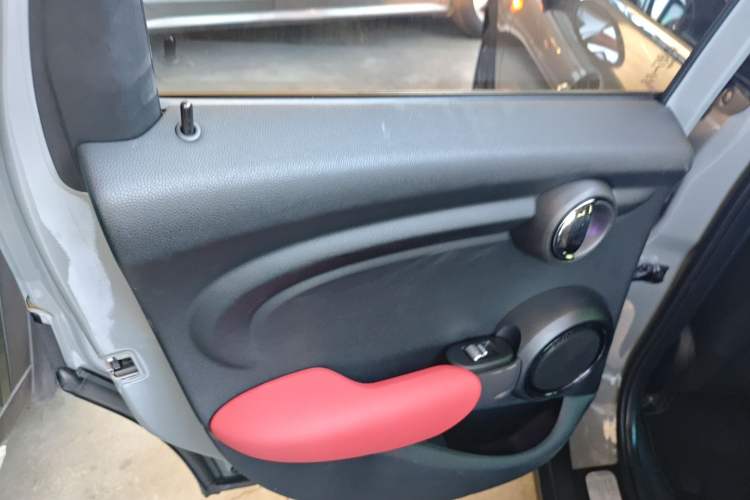 Used MINI 2016 1.5T COOPER Five-Door Edition Interior 7