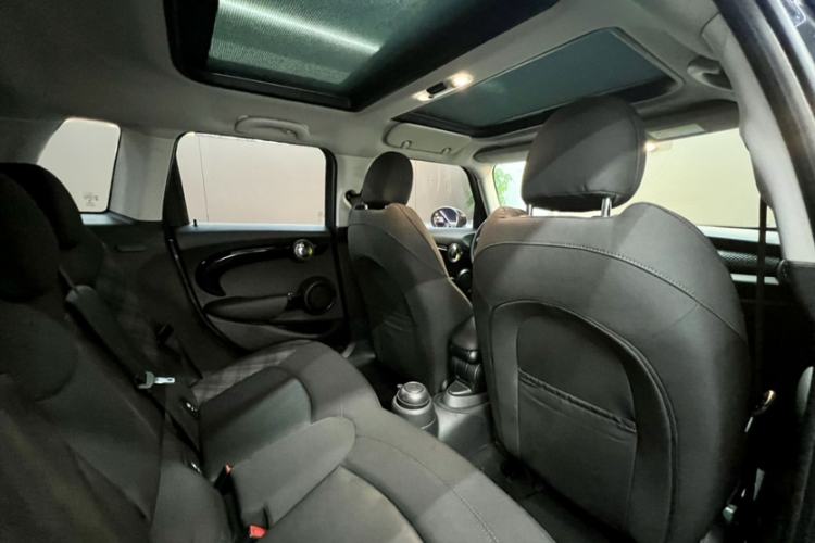 Used MINI 2016 2.0T COOPER S Five-Door Edition Interior 8