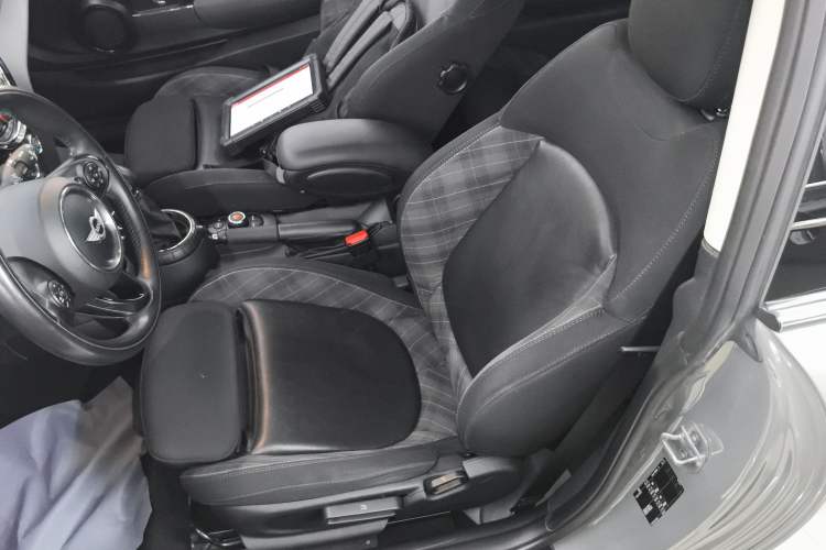Used MINI 2016 1.5T COOPER Left Front Seat