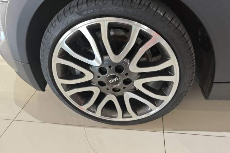 Used MINI 2016 2.0T COOPER S CABRIO Left Front Wheel Hub
