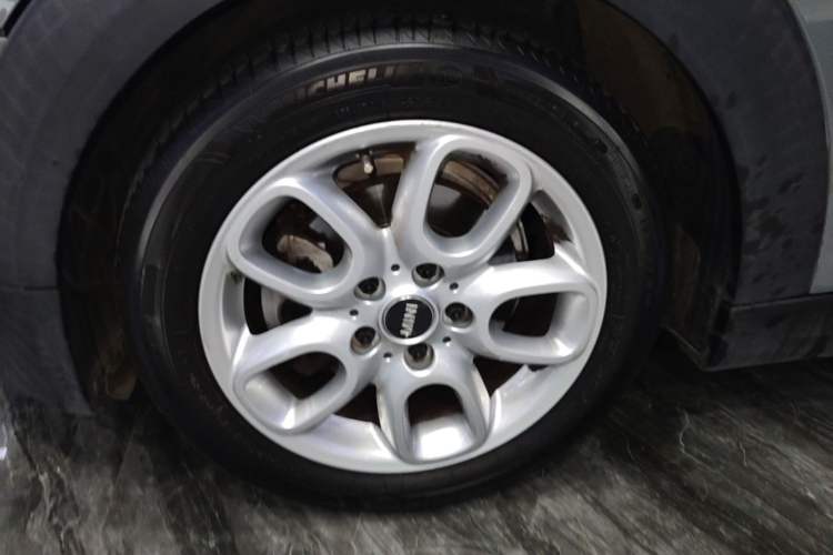 Used MINI 2016 1.2T ONE Pioneer Edition Left Front Wheel Hub