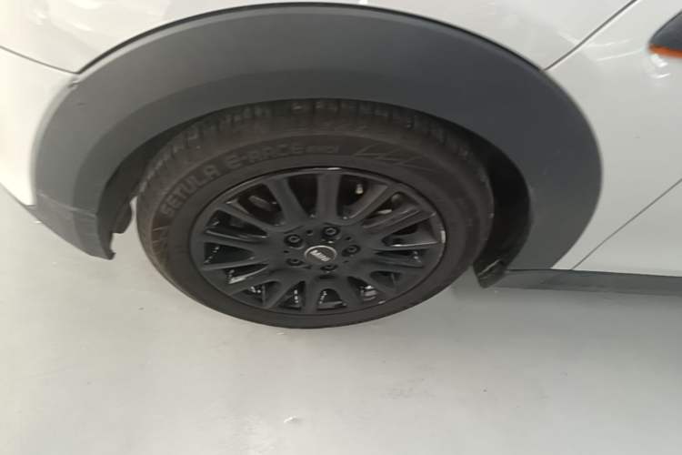 Used MINI 2016 1.2T ONE Pioneer Edition Left Front Wheel Hub