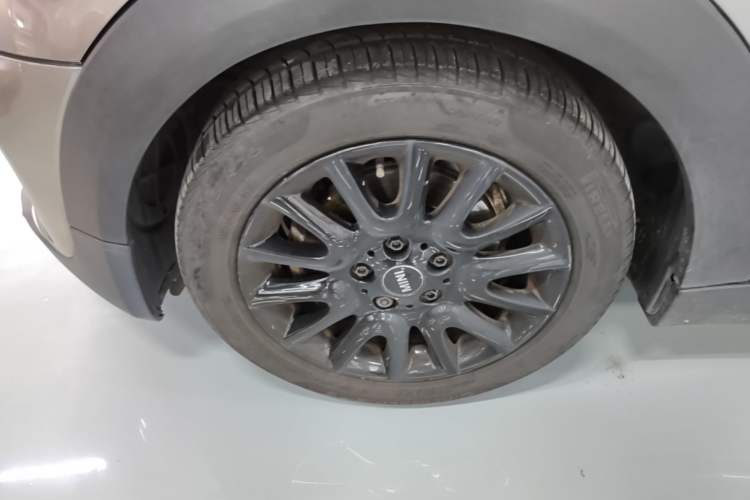 Used MINI 2016 1.5T COOPER Left Front Wheel Hub