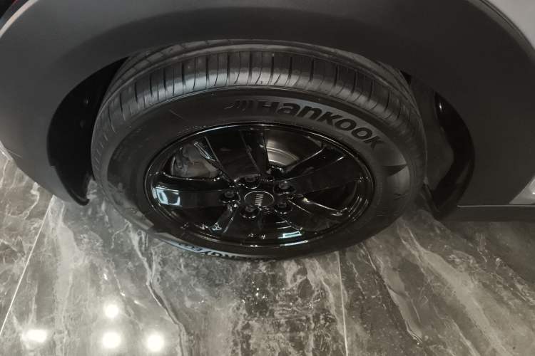 Used MINI 2016 1.2T ONE Five-Door Edition Left Front Wheel Hub